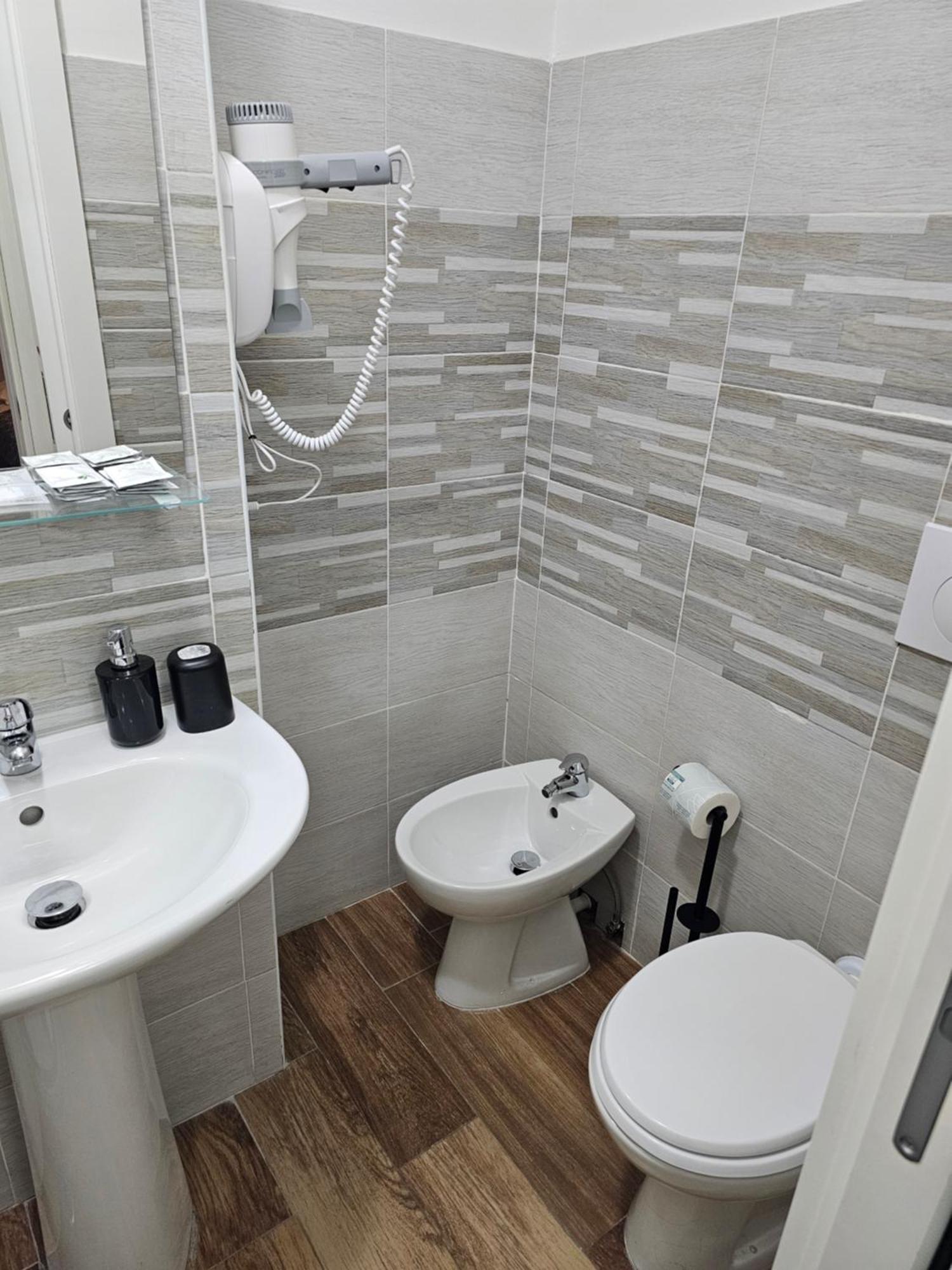Trastevere Guestrooms Rzym Zewnętrze zdjęcie